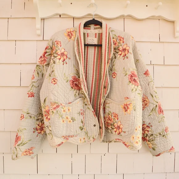 Upcycled Floral Quilt Jacket M • L • XL - Picture 4 of 9